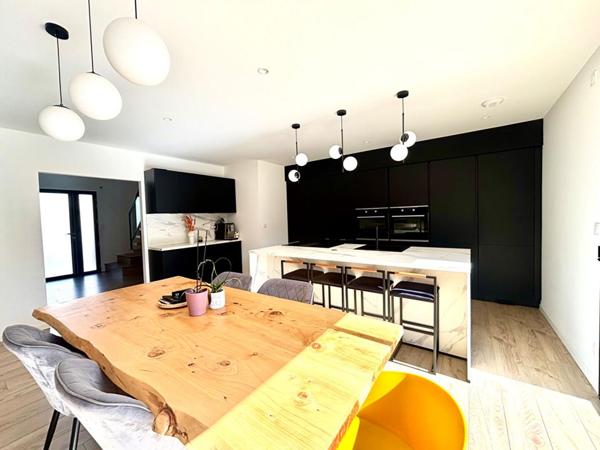 Maison Montreuil Juigne 6 pièce(s) 170 m2