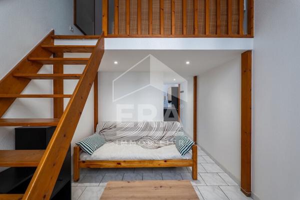 T1 duplex meublé 30 m², Lyon 7,Proche métro / tram Refait à neuf