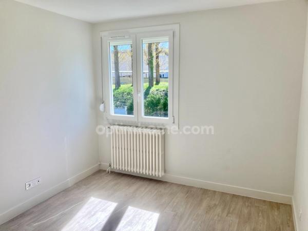 Maison individuelle rénovée – 2 chambres + bureau / chambre d’appoint – Jardin, garage et sous-sol complet – Charleville-Mézières