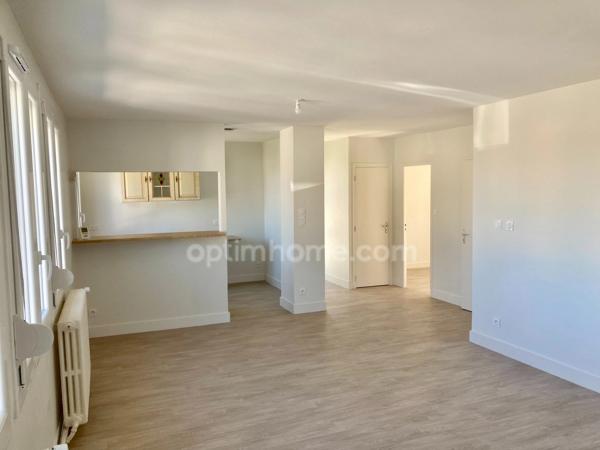 Maison individuelle rénovée – 2 chambres + bureau / chambre d’appoint – Jardin, garage et sous-sol complet – Charleville-Mézières