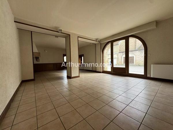 Location Fonds de commerce 1 pièces 44 m2 à Sampans