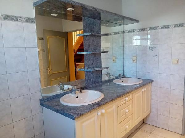 Vente                                                      Maison
                        
                     4 pièces                      102 m2                     à Blaye-les-Mines