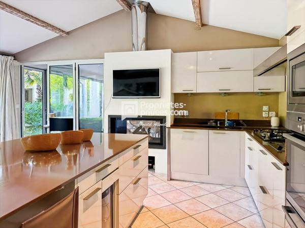 CAUDERAN BORDEAUX Maison de PLAIN PIED en pierre rénovée & agrandie