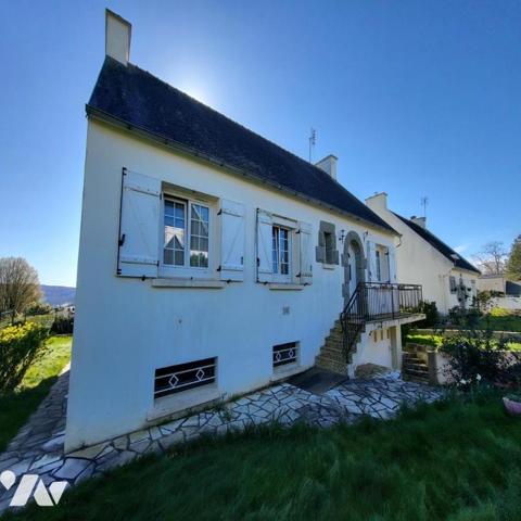Maison d'habitation à vendre dans le centre de Châteauneuf du Faou, Finistère 29