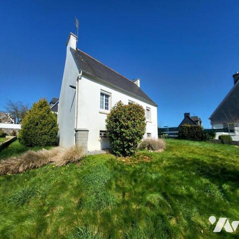 Maison d'habitation à vendre dans le centre de Châteauneuf du Faou, Finistère 29