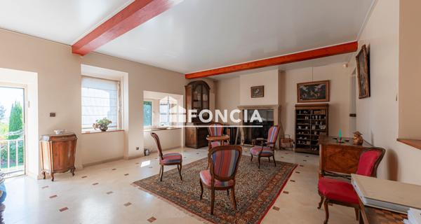 À vendre Maison 9 pièces 280 m² - Peaugres 07340