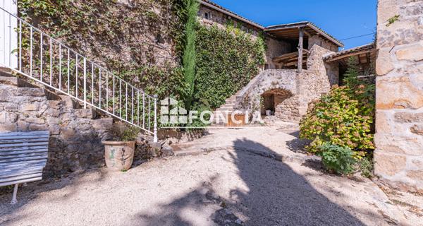 À vendre Maison 9 pièces 280 m² - Peaugres 07340