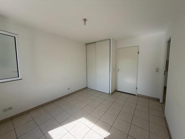 Appartement F2 dans une petite copropriété avec 2 places de parking