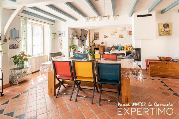 Challans (85300) Magnifique longère rénovée, 4 chambres, piscine couverte