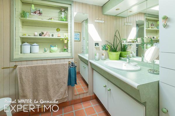 Challans (85300) Magnifique longère rénovée, 4 chambres, piscine couverte