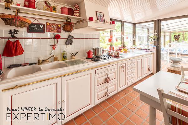 Challans (85300) Magnifique longère rénovée, 4 chambres, piscine couverte