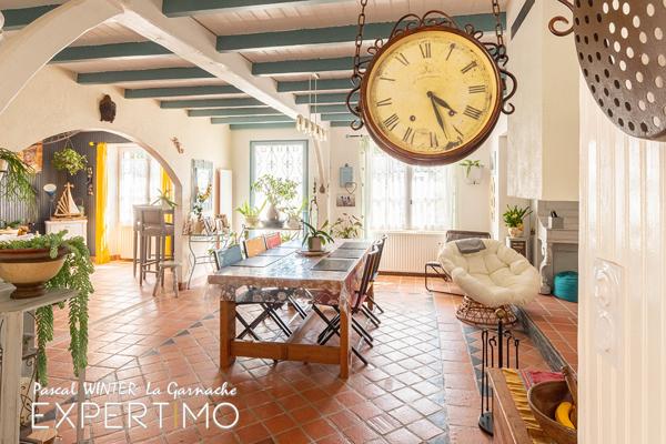 Challans (85300) Magnifique longère rénovée, 4 chambres, piscine couverte