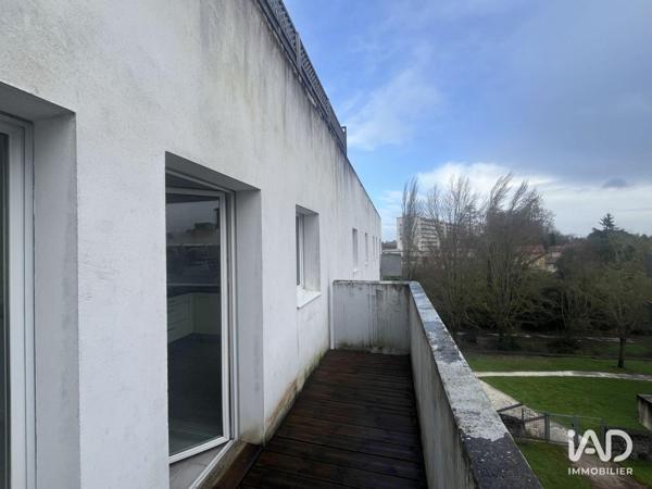 Location appartement 2 pièces 52 m² Mérignac