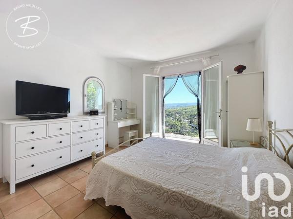 Maison traditionnelle 5 pièces de 150 m² à Saint-Cyr-sur-Mer (83270)