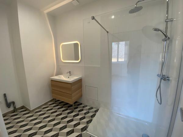 A LOUER  BEL APPARTEMENT CENTRE VILLE DE ST QUENTIN 02100