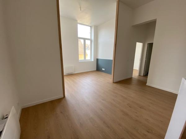 A LOUER  BEL APPARTEMENT CENTRE VILLE DE ST QUENTIN 02100
