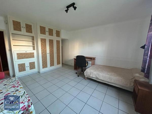 Appartement à louer 1 pièce 24.76m² Nîmes (30000)