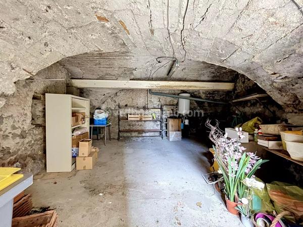Vente                                                      Maison de ville
                        
                     3 pièces                      59 m2                     à Ceyrat