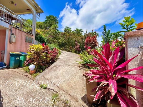 ❤️COUP DE COEUR❤️ À VENDRE – 🌿Propriété bioclimatique avec vue mer exceptionnelle à LE ROBERT (972)