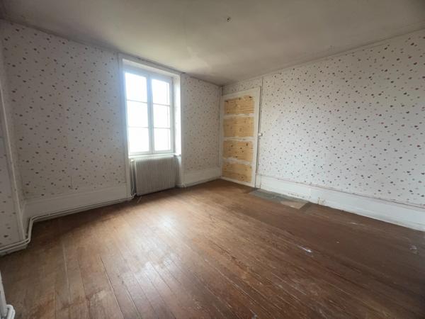 Maison à vendre 7 pièces GRAY (70)
