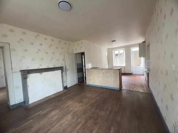 Maison à vendre 7 pièces GRAY (70)