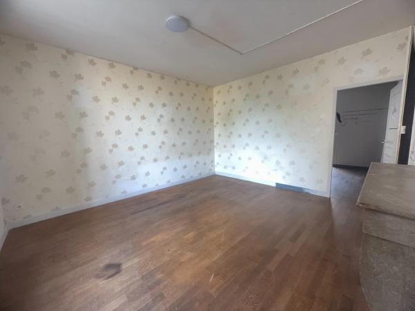 Maison à vendre 7 pièces GRAY (70)