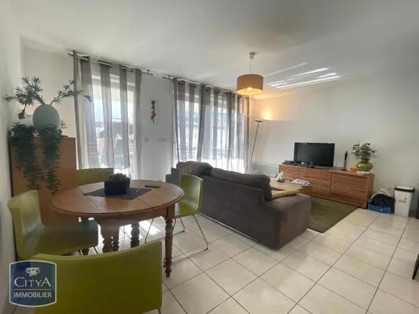 Appartement à louer 4 pièces 80.5m²