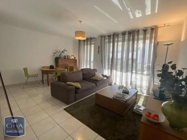 Appartement à louer 4 pièces 80.5m²