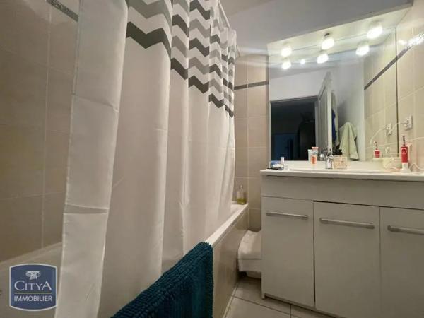 Appartement à louer 4 pièces 80.5m²