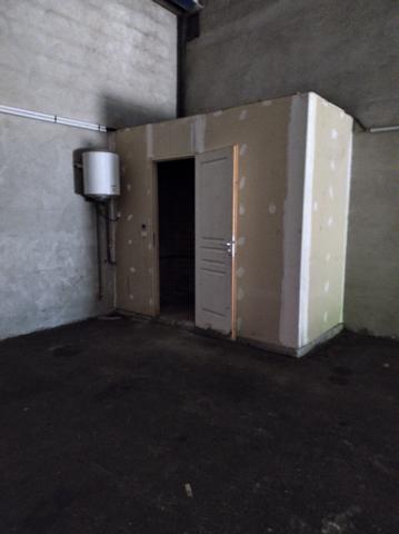 Dpt Isère (38), à louer SAINT VINCENT DE MERCUZE Local industriel 90 m²
