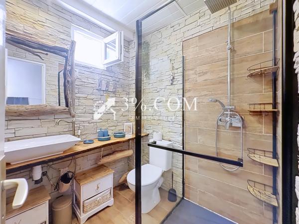 Chalet
                                                                                                                                                                                                                                                                                                                        7 pièce(s)                                                                                                                                                                                                          5 chambre(s)                                                                                                                                                                                                          111.96  m²