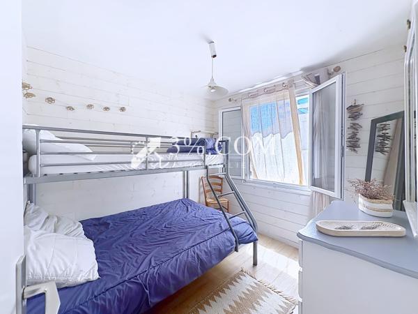 Chalet
                                                                                                                                                                                                                                                                                                                        7 pièce(s)                                                                                                                                                                                                          5 chambre(s)                                                                                                                                                                                                          111.96  m²