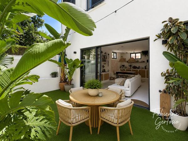 La Ciotat ! RARE ! Maison de ville réinventée à 5mn  à pieds des plages et du port