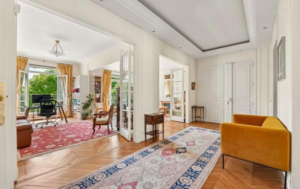 Vente Appartement P7 en sus studio - double parking rénové(e) Neuilly-sur-seine   
