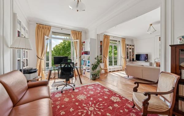 Vente Appartement P7 en sus studio - double parking rénové(e) Neuilly-sur-seine   