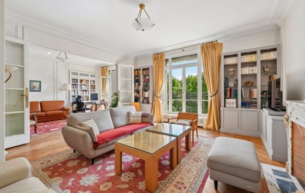 Vente Appartement P7 en sus studio - double parking rénové(e) Neuilly-sur-seine   