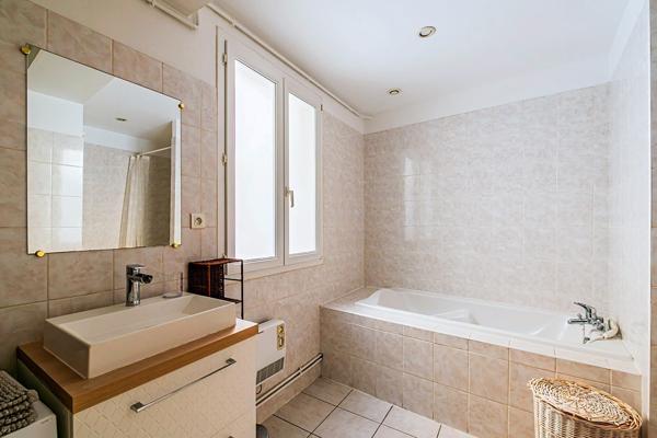 Opportunité Centre Ville de Reims pied de TRAM 