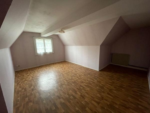 La Meignanne (49770) Pavillon sur sous sol 5/6 chambres sur 1126 m² de terrain constructible