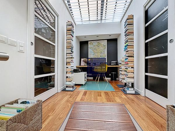Loft atypique 180m2 - Jardin privatif - proximité immédiate métro B Lyon Gerland , Oullins pierre benite Loft atypique 180m2 - Jardin privatif - proximité immédiate métro B Lyon Gerland , Oullins pierre benite