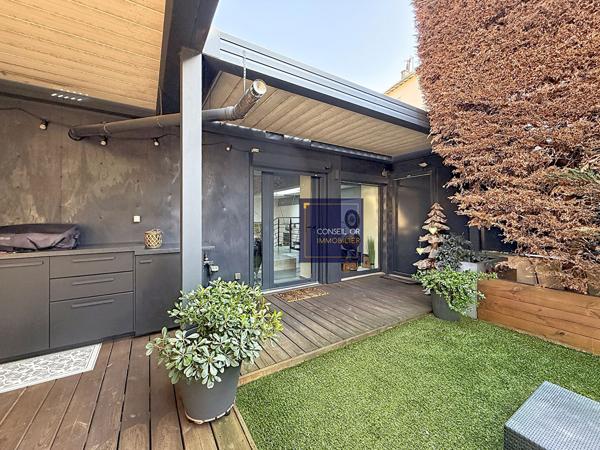 Loft atypique 180m2 - Jardin privatif - proximité immédiate métro B Lyon Gerland , Oullins pierre benite Loft atypique 180m2 - Jardin privatif - proximité immédiate métro B Lyon Gerland , Oullins pierre benite