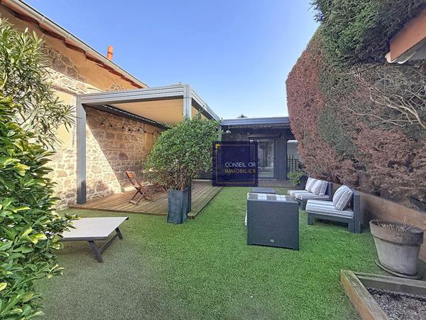Loft atypique 180m2 - Jardin privatif - proximité immédiate métro B Lyon Gerland , Oullins pierre benite Loft atypique 180m2 - Jardin privatif - proximité immédiate métro B Lyon Gerland , Oullins pierre benite
