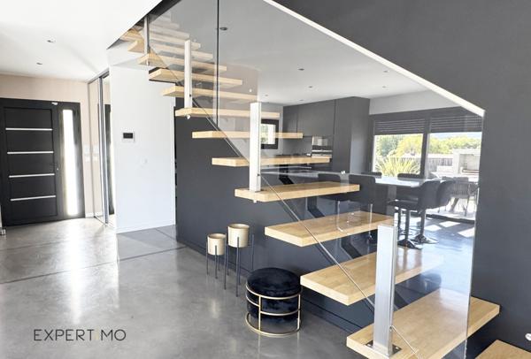 Bernin (38190) Maison contemporaine 175 m² – 5 pièces – Piscine