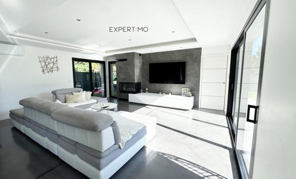 Bernin (38190) Maison contemporaine 175 m² – 5 pièces – Piscine