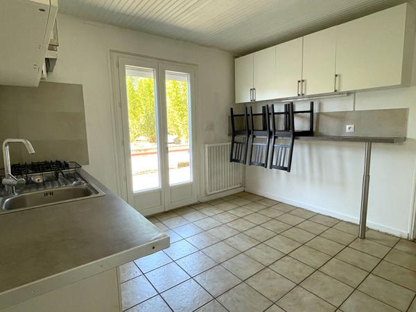 A LOUER - RUE GILBERT CHATELAIN MAISON NON MEUBLEE DISPO DES MAINTENANT