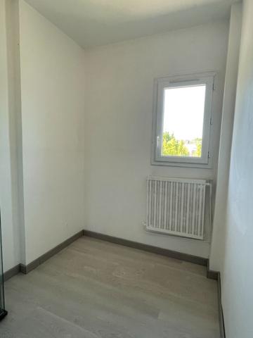 A LOUER - RUE GILBERT CHATELAIN MAISON NON MEUBLEE DISPO DES MAINTENANT