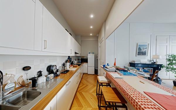 Appartement à vendre    3 pièces • 87 m2 Lyon 1