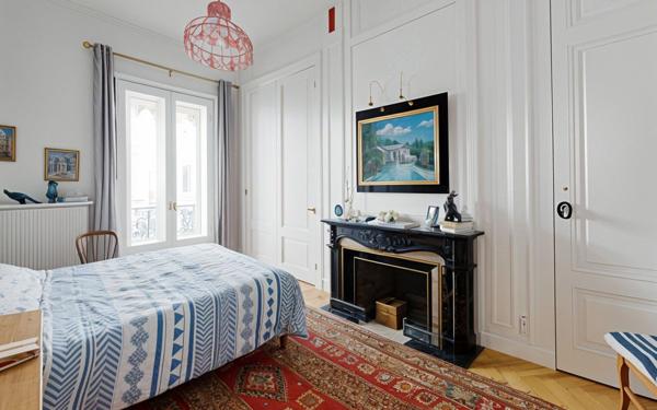 Appartement à vendre    3 pièces • 87 m2 Lyon 1