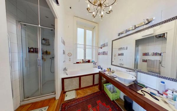 Appartement à vendre    3 pièces • 87 m2 Lyon 1