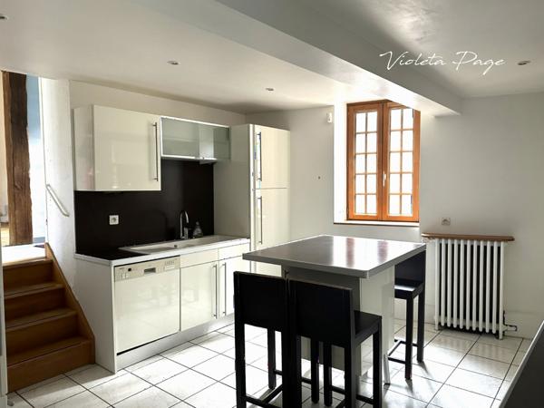 Chars (95750) Maison de charme du 19e siècle avec studio Indépendant et piscine à Chars (95)