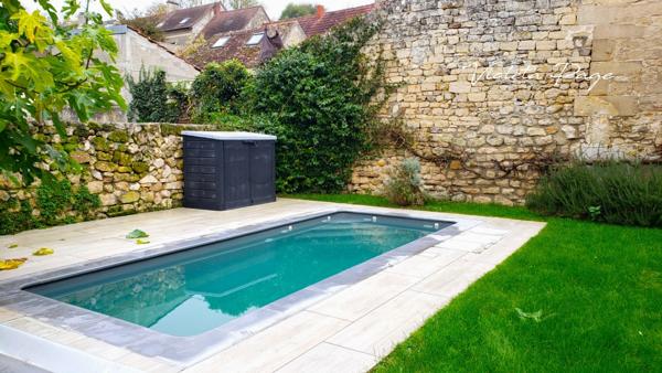 Chars (95750) Maison de charme du 19e siècle avec studio Indépendant et piscine à Chars (95)